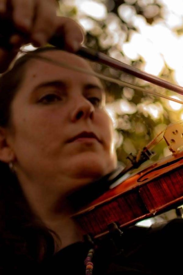 Ana Falcó Sáez – Professora de violí i viola Ana Falcó Sáez - Professora de violí i viola